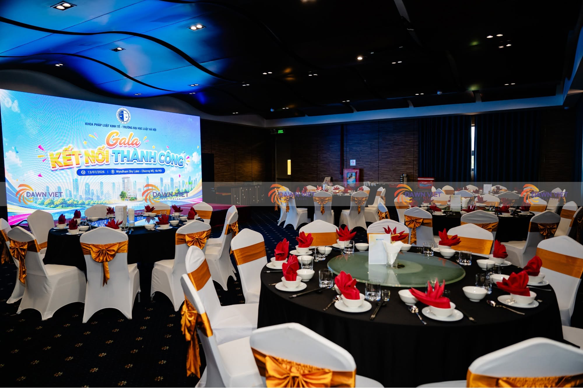 GALA DINNER KHOA PHÁP LUẬT KINH TẾ – TRƯỜNG ĐẠI HỌC LUẬT HÀ NỘI: GẮN KẾT TẬP THỂ VỚI CHỦ DỀ “KẾT NỐI THÀNH CÔNG”